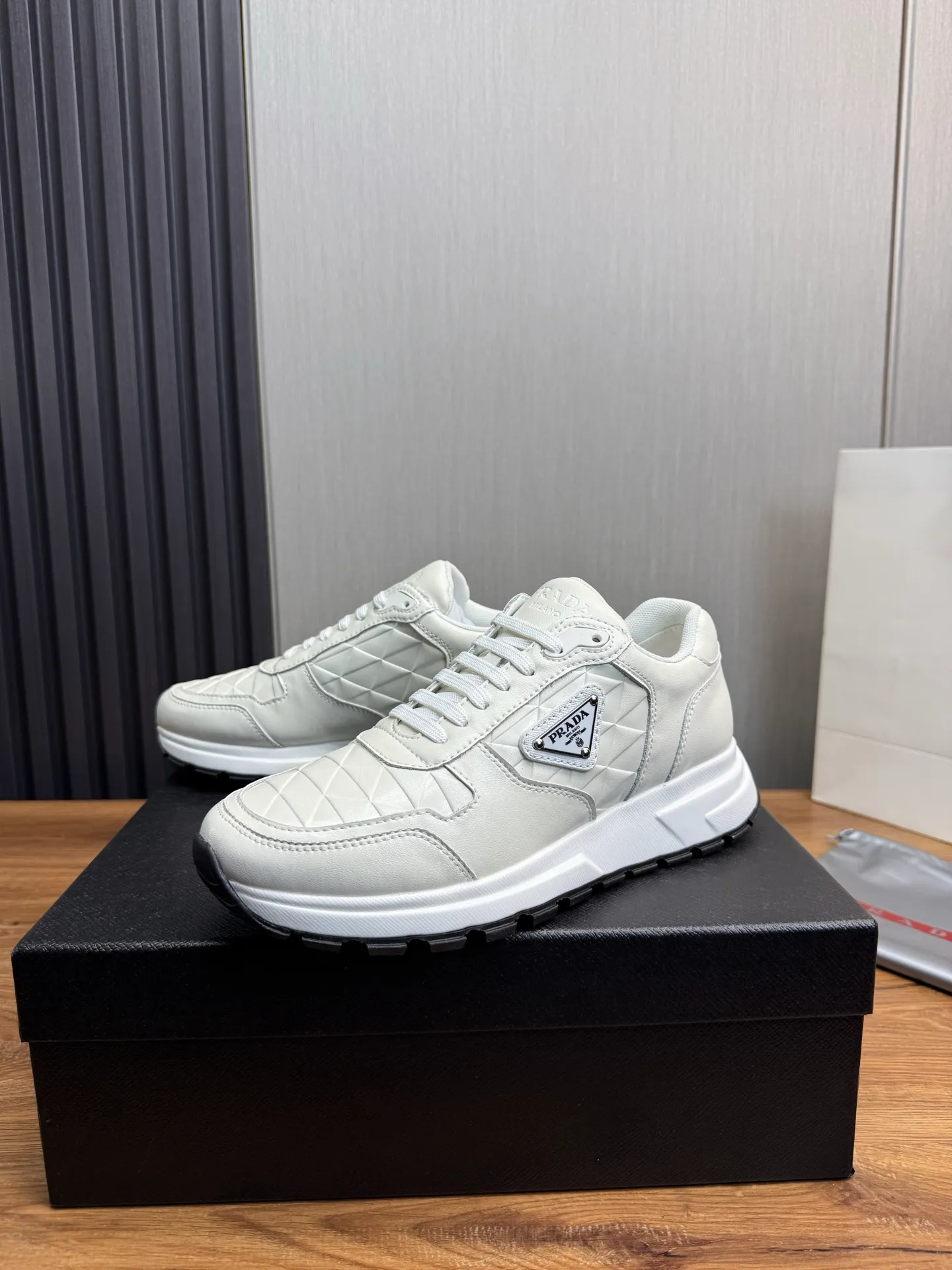 Men's shoes 520💰 [PRADA] Men's shoes are popular in the counter, official website is synchronized, high-quality shipments ✔️Original cowhide splicing + cowhide lining, 1🆚1 replica, original original sole, 38-45 (45 customized, non-refundable)